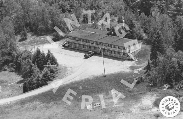 Beekers Grub and Lodging (Corner Cafe & Motel ) - 1996 Aerial Photo (newer photo)